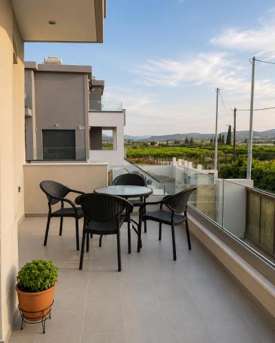 Luxury Family Villa near beach in Lechaio