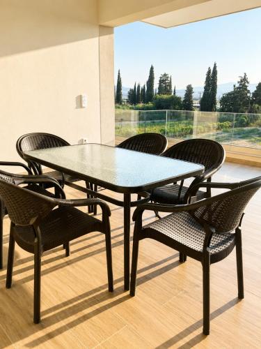 Luxury Family Villa near beach in Lechaio