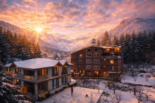 Apple Flower Hotel - Personal Balcony, Lift, Garden and Mountain View photo 3