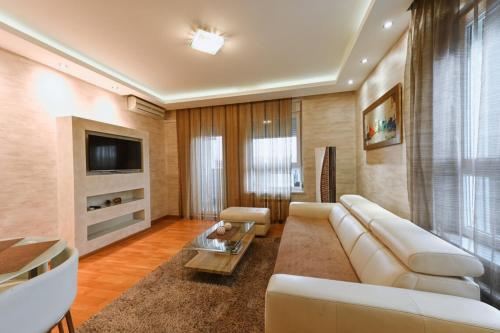 Savada Lux