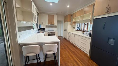Luxury pool retreat on 5 Aces in Sunbury