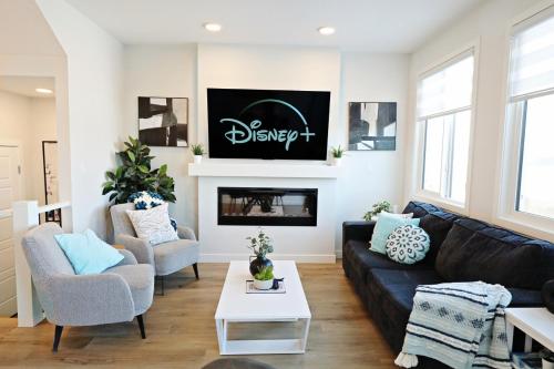 Stylish Home With Ac 3 King Beds Garage Disney - Alberta