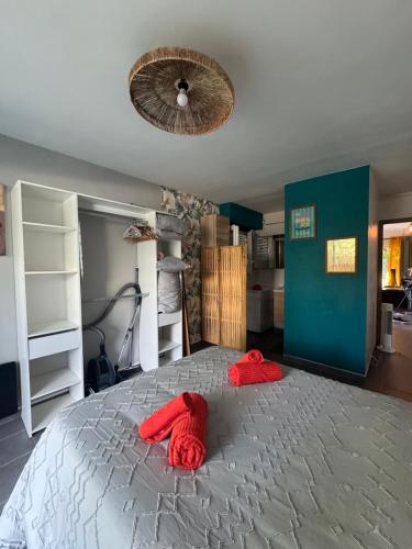 Agreable T2 traversant RDC avec terrasse - balcon - Parking 2 places - Clim portative in Alco