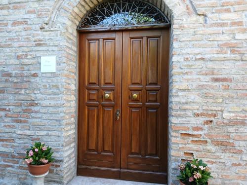 Bejárat, Borgo Montaner in Montefelcino