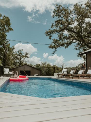 Third Time's A Farm in Kaldvela (TX)