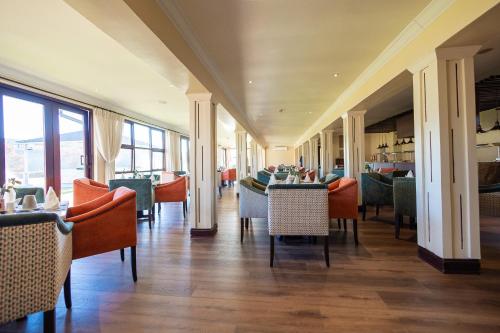 Restaurant, Troutbeck Resort in Mutare