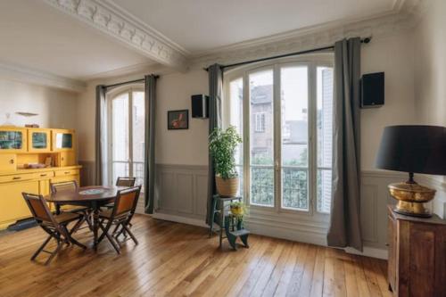 Luminous Parisian-style 1BD ApartmentBelleville