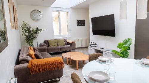 Oasis Citadine Terrasse intime jardin privatif en plein centre ville 70m2 - Location saisonnière - Cambrai