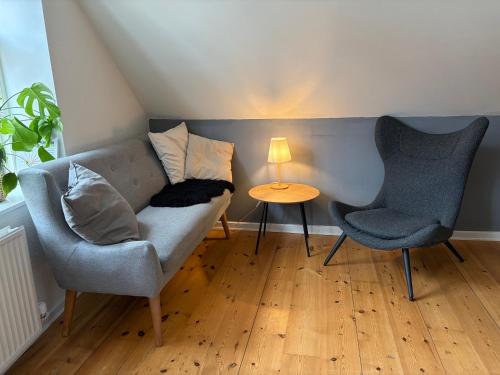 2 bedrooms, 6 beds