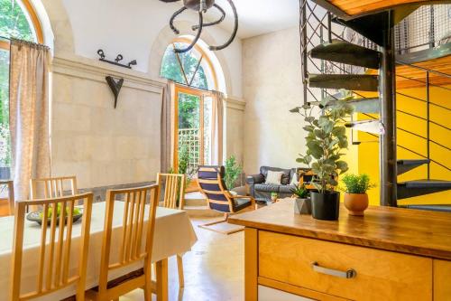 5 Family Apartments with Pool & Large Garden in Historic Pézenas Convent