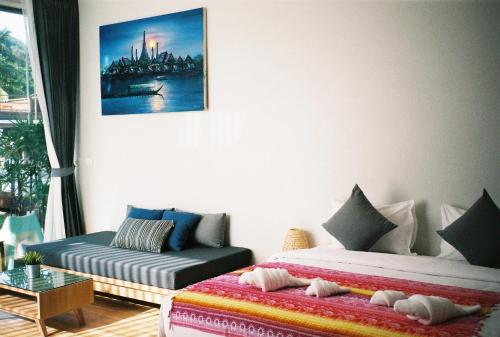 room detail thumbnail 1