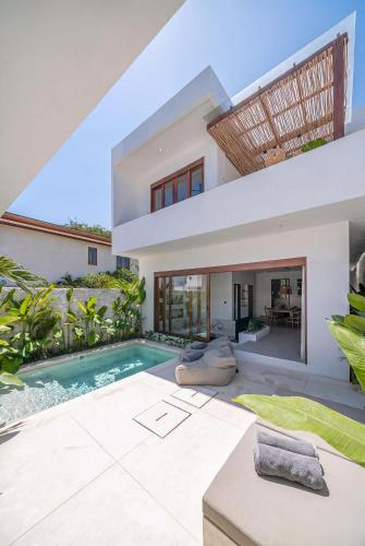 Zing - 3BR Stylish Uluwatu Villa 7 Mins to Beach - image 2