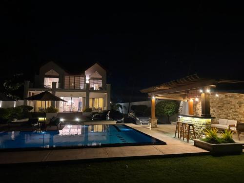 Serenity Palm Villa in Kalalgoda