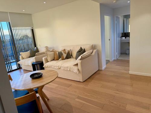 Stylish and Quality Modern One Bed Apartment in Leichhardt