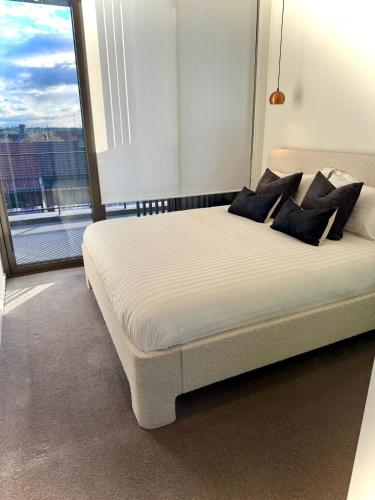 Stylish and Quality Modern One Bed Apartment in Leichhardt