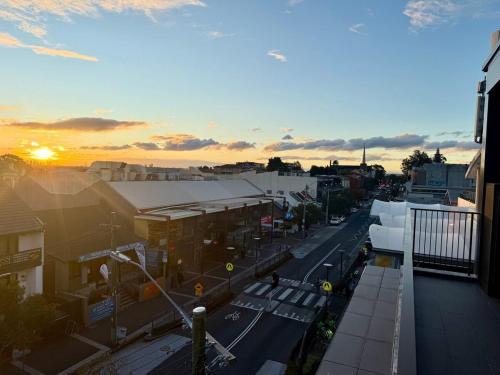 Balcony/terrace, Stylish and Quality Modern One Bed Apartment in Leichhardt