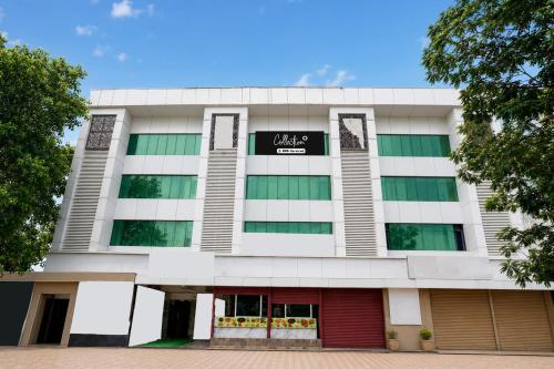 Entrance, Collection O Dahisar Mori Kalyan Phata Formerly Pearl Residency in Mumbai