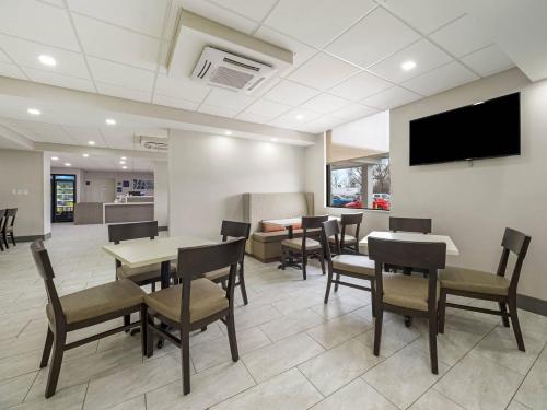 Makanan dan Minuman, MainStay Suites Chambersburg in Chambersburg (PA)