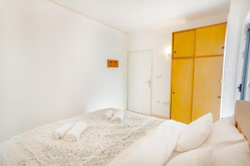 Gregovic Family Apartments - image 10