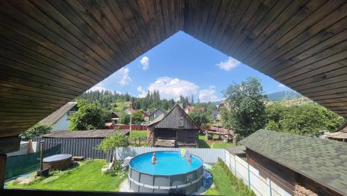 Захарова Оселя БАСЕИН на територіі є Чан - Джакузі in Slavs'ke