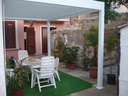  Casa indipendente con ampia veranda, Pension in Portopalo di Capo Passero