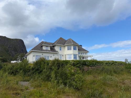 . Villa Stø, Aurora, Fjords, Hiking and Whale Safari