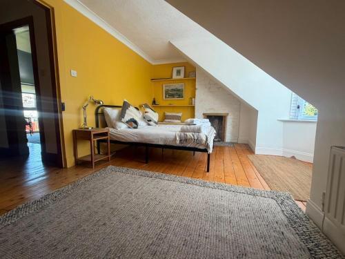 Comhla Cottage Lochwinnoch with cold plunge in Renfrewshire