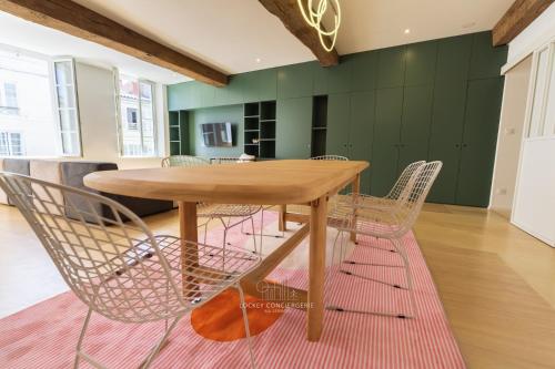 Loft duplex au coeur de La Rochelle - image 2