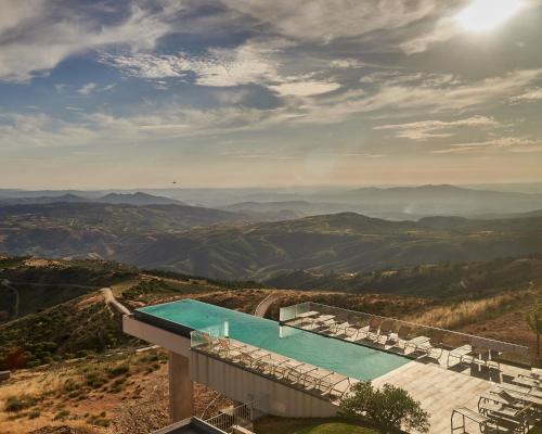 Swimming pool, Alfandega da Fe Hotel & SPA in Sambade
