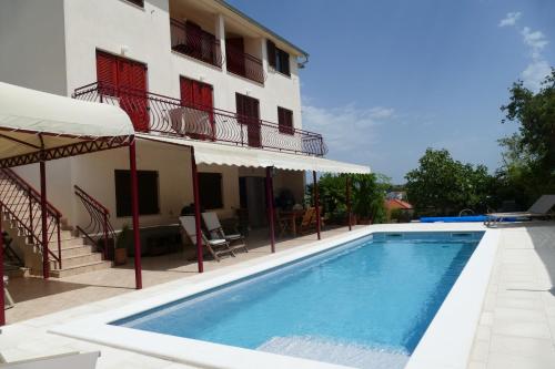 Villa Stupavsky - Location saisonnière - Pakoštane