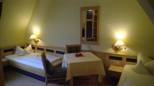 2 twin beds