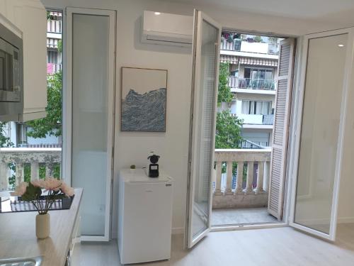 Beau Studio Cessole, Proche transports