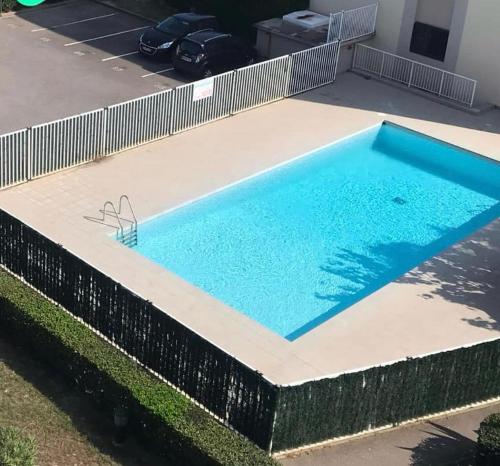 Studio cosy en bord de piscine