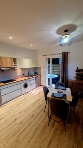 Studio cosy avec jacuzzi , sauna et salle de sport