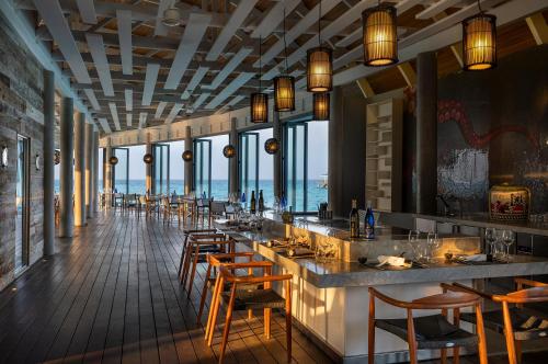 餐廳, 尼瓦庫拉瑪蒂馬爾代夫 (Niva Kuramathi Maldives) in 阿力甫環礁