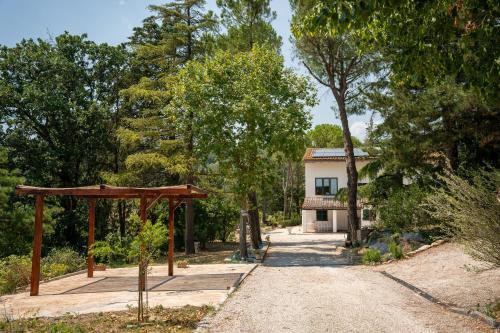 A szálláshely kívülről, Villa Maline - Hidden in Nature, Jacuzzi & Sauna in Loro Piceno