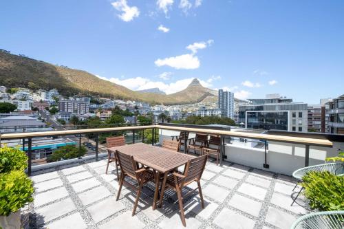 Central and Modern 1 Bedroom Apartment in Sea Point - image 5