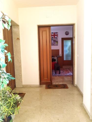 Triple Room with Shared Bathroom image 7
