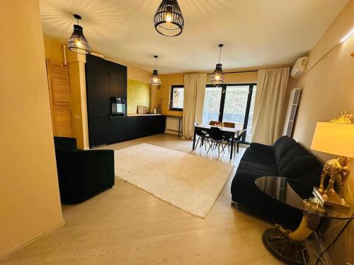 Luxuriant apartament facing Delta & Pine Forest