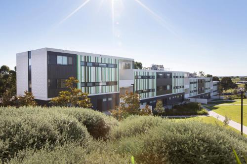 Western Sydney University Village - Campbelltown - image 4