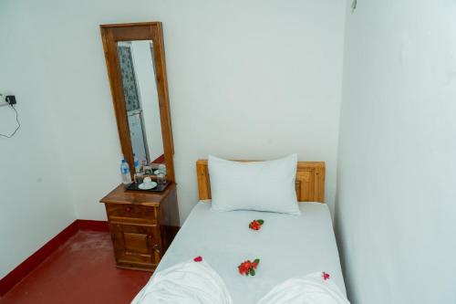 Nilaveli Beach Bungalow - image 5