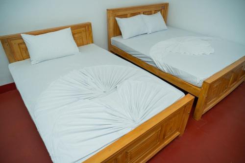 Nilaveli Beach Bungalow - image 2