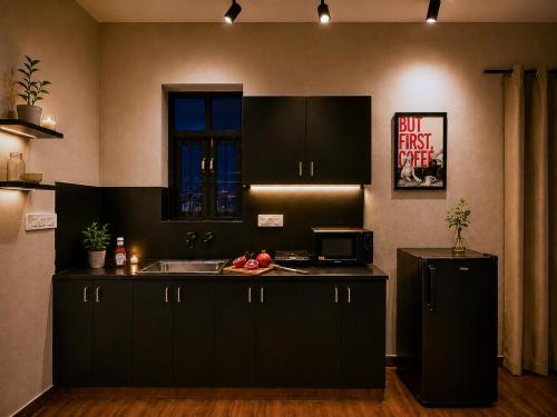 Let'Stay - Shivram Luxury Apartments in Noida Sector 63A Near Fortis Hospital - image 2