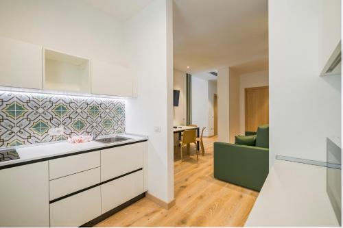 lillil - Popping Holiday in Riva Del Garda City Center