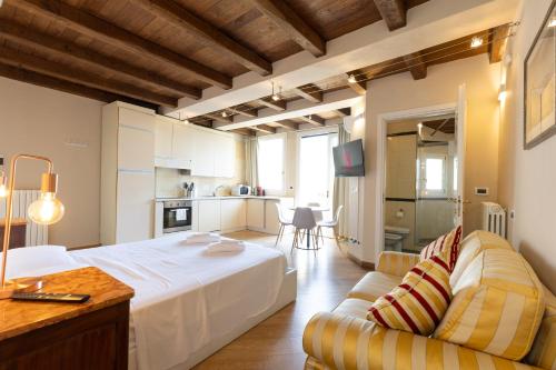 BolognaRoomscom- Santo Stefano Apartments in サント ステファノ