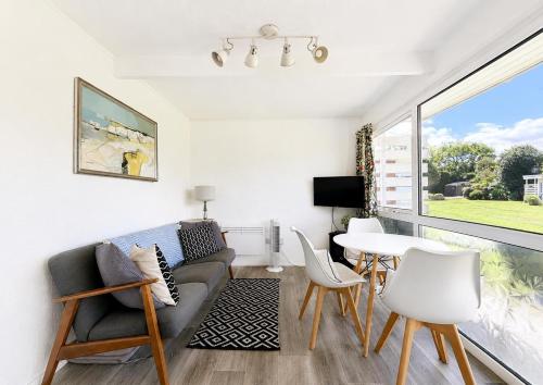 مطعم, Lovely 4 Berth Chalet At Cedar Springs Park In Heacham, Norfolk Ref 92031Cs in هونستانتون
