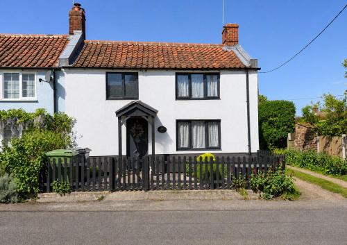 Istaba viesiem, Stunning Cottage With A Private Hot Tub And Sauna In Norfolk Ref 99003Ac in Lessingham