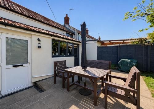 Iekārtas, Stunning Cottage With A Private Hot Tub And Sauna In Norfolk Ref 99003Ac in Lessingham