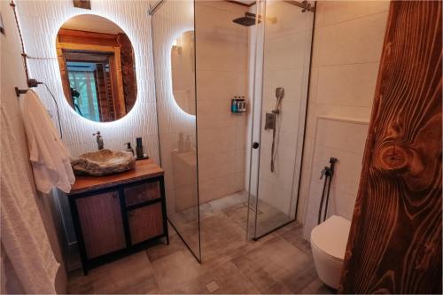 3 bedrooms, 5 beds