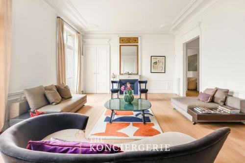 Appartement de reception 306m2- Trocadero